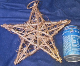 ESTRELLA MIMBRE DORADA 26X26